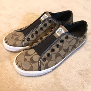 Coach logo slip on slide on brown shoes white sole